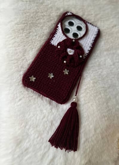 Crochet mobile cover