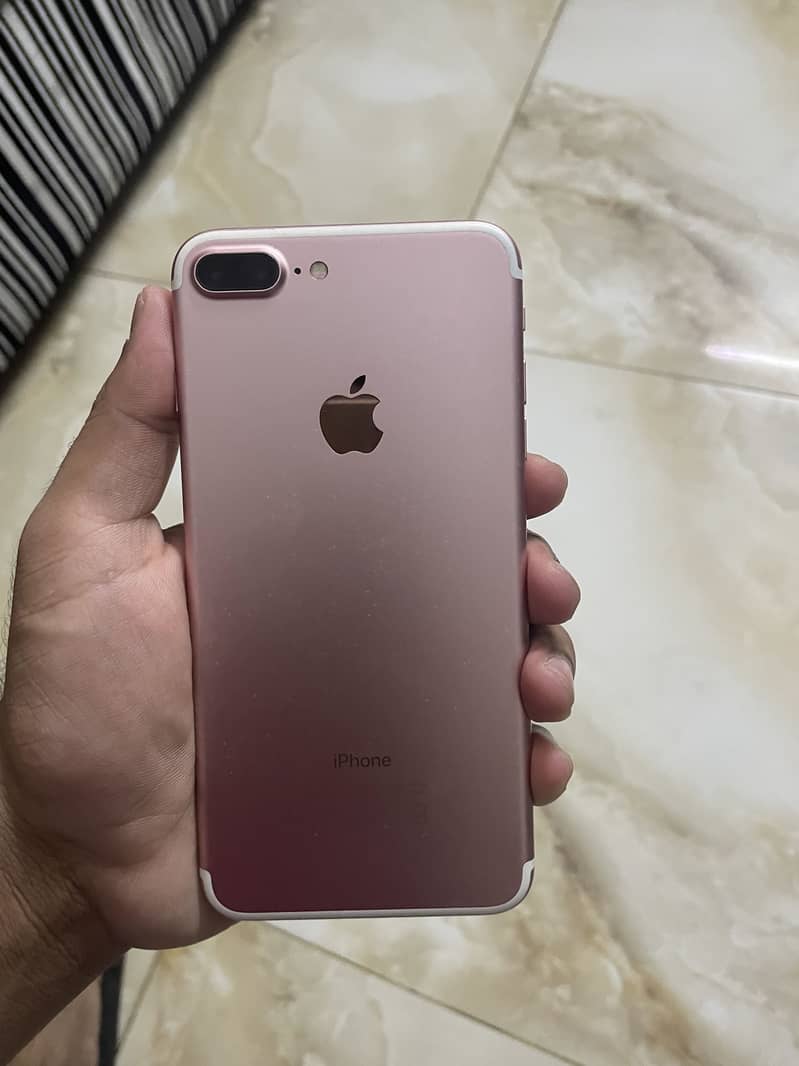 Apple iPhone 7 Plus 1