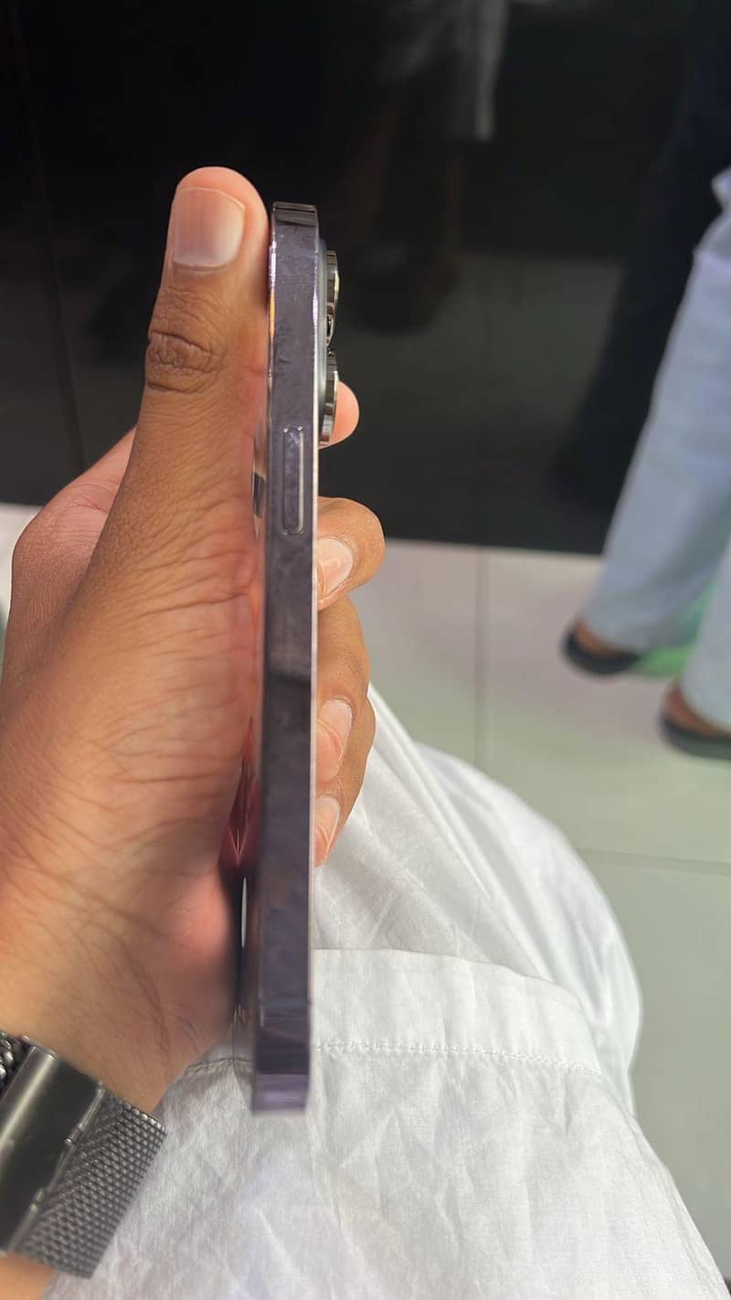 Apple iPhone 14 Pro 1