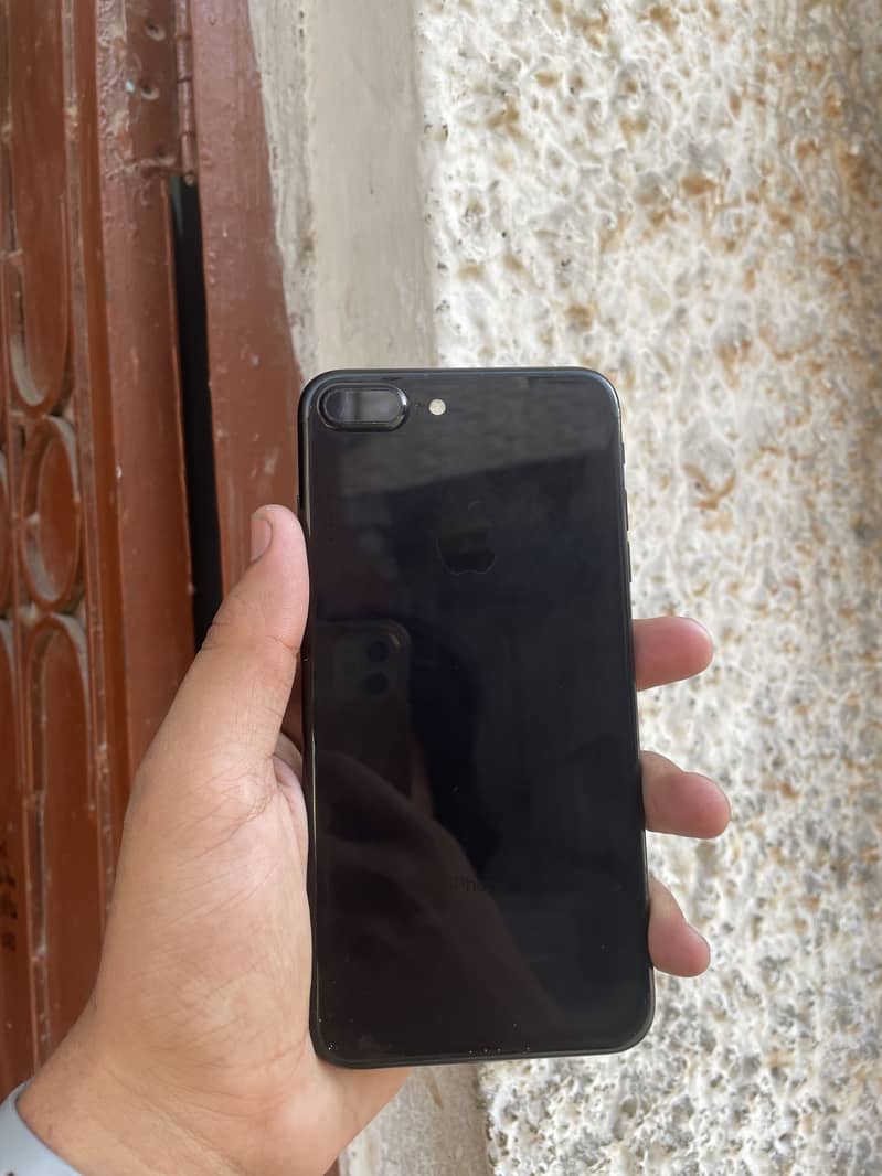 Apple iPhone 7 Plus 2