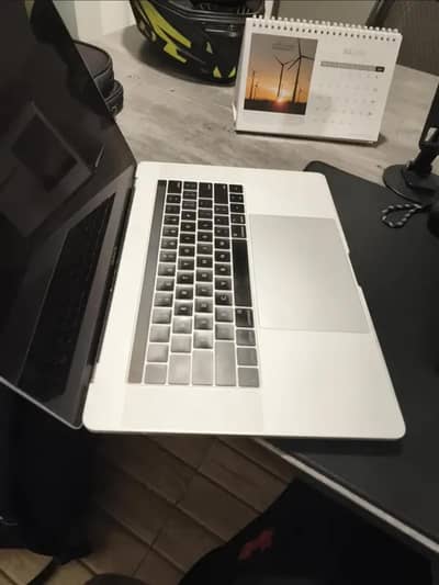 macbook pro 2017 15 inch 16/512 4gb gpu