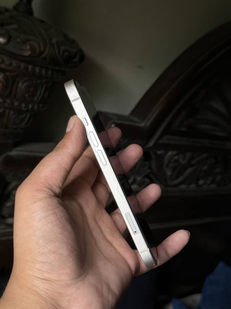 Apple iPhone 13 3
