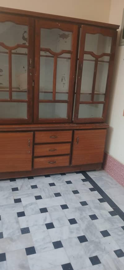 show case and dressing table