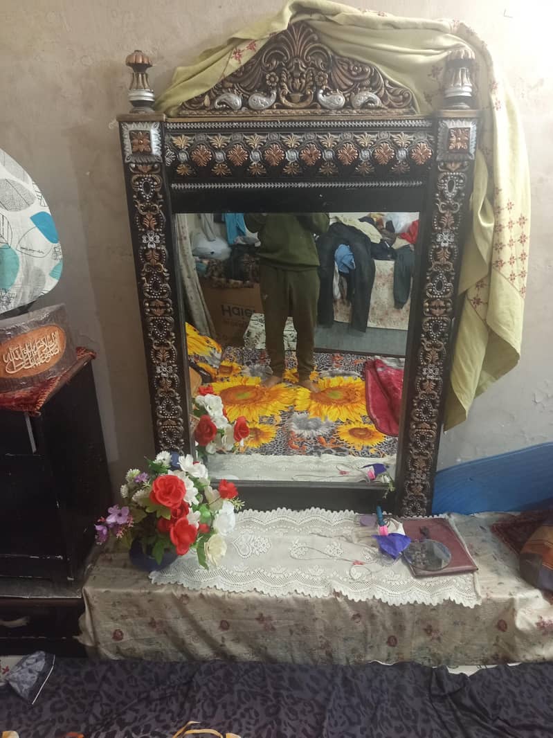 showcase and dressing table 2