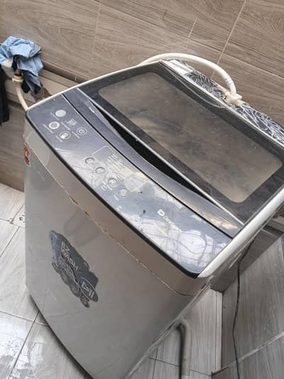 fully automatic 9kg Dawlance 9060 slightly used