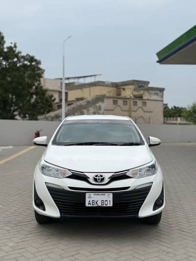 Toyota Yaris Ativ CVT-i 2020