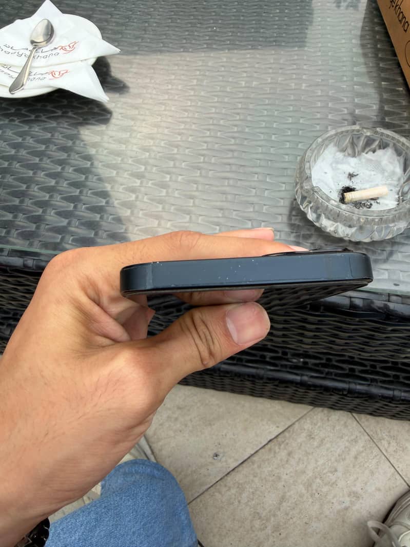 Apple iPhone 13 3