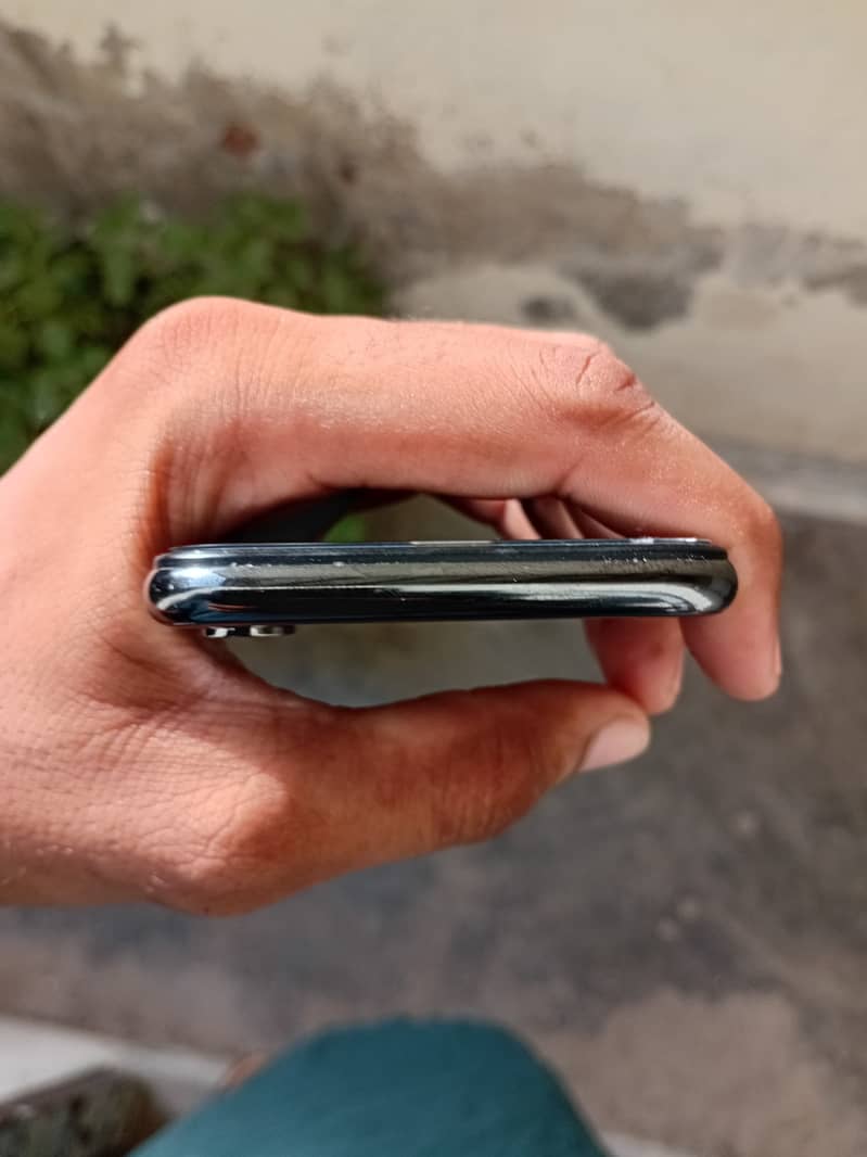 Apple iPhone X 6