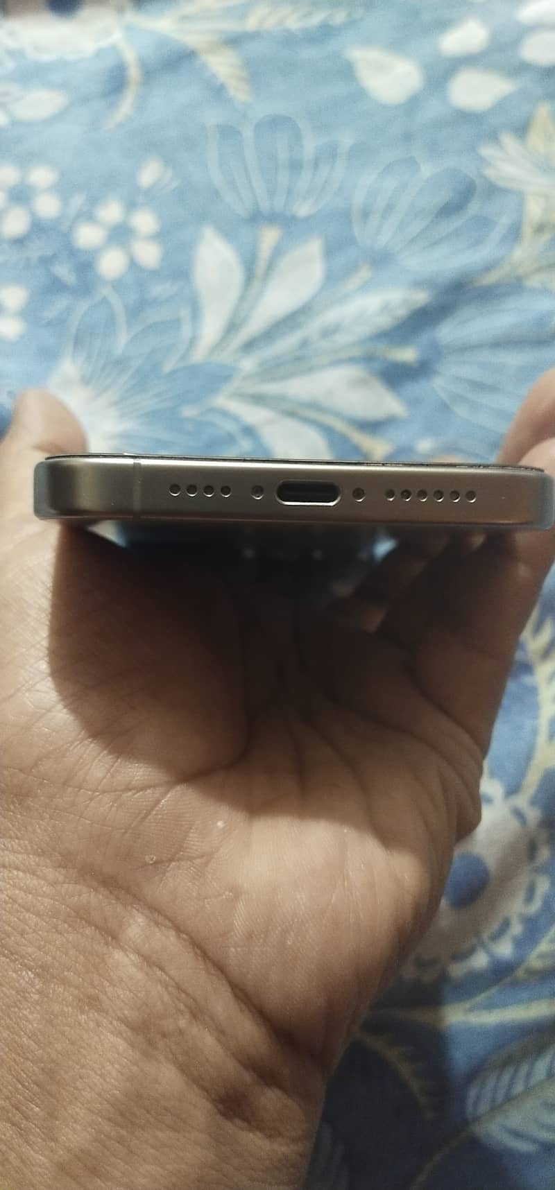 Apple iPhone 15 Pro Max 4