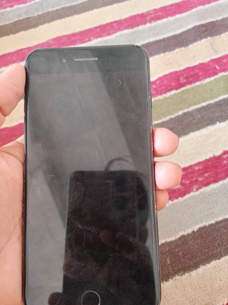 Apple iPhone 7 Plus 3