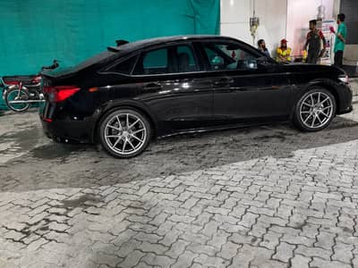 18 inches rims with continental 2022 date 40% used tyres