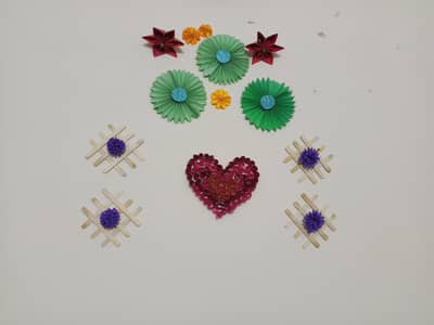 Handmade paper flower and quilling heart