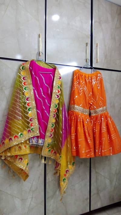 Good condition Mehndi dress (Large)