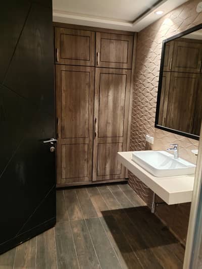 MOST CENTRAL LOCATION, PRESTIGIOUS BUILDING GULBERG III, LAHORE