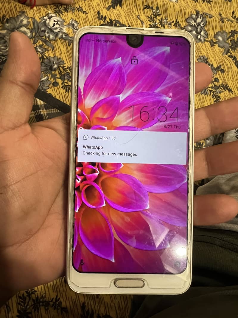 Sharp Aquos R2 1