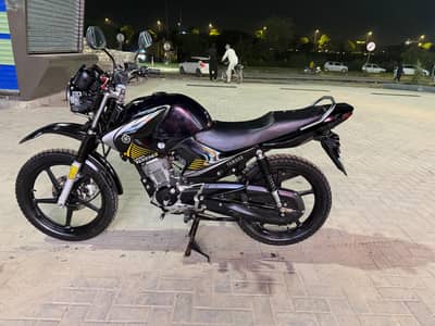 Yamaha YBR G 2025