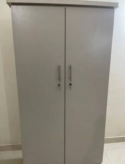 heavy 2 door wardrob condition 10/10