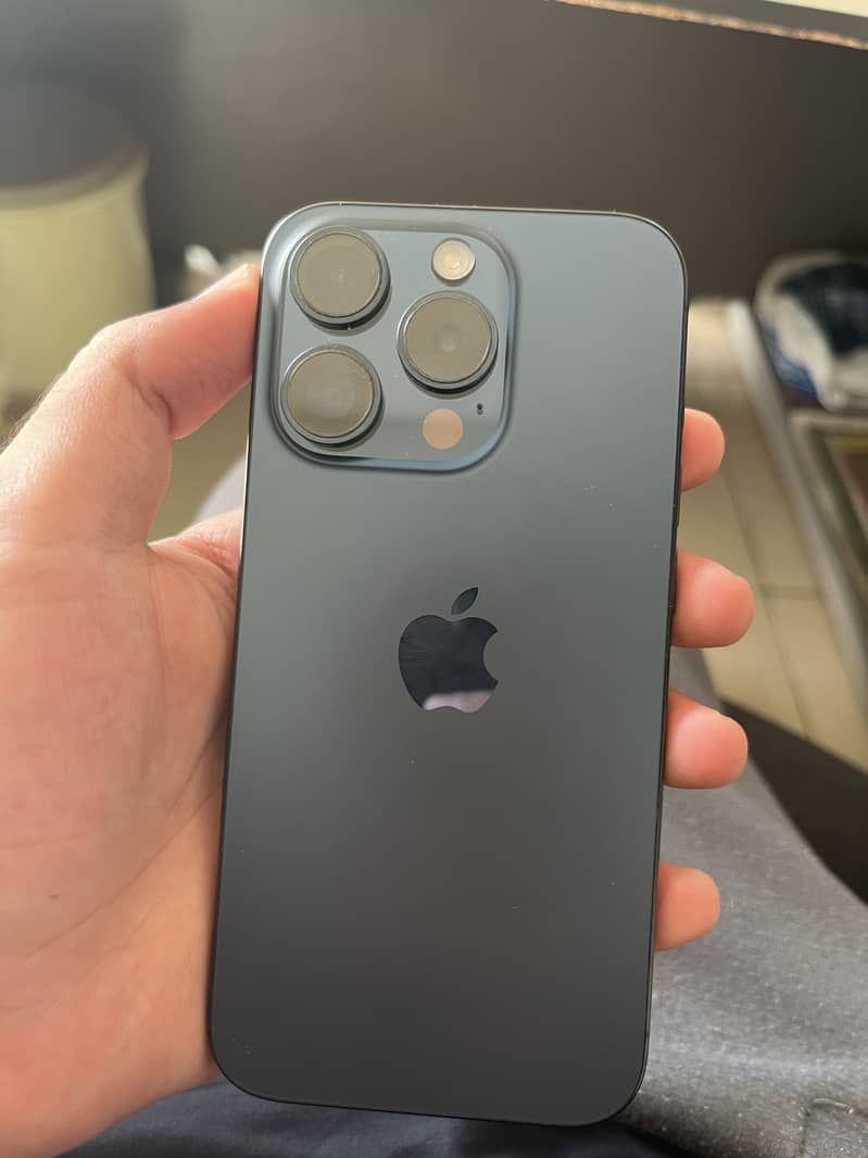 Apple iPhone 15 Pro 0
