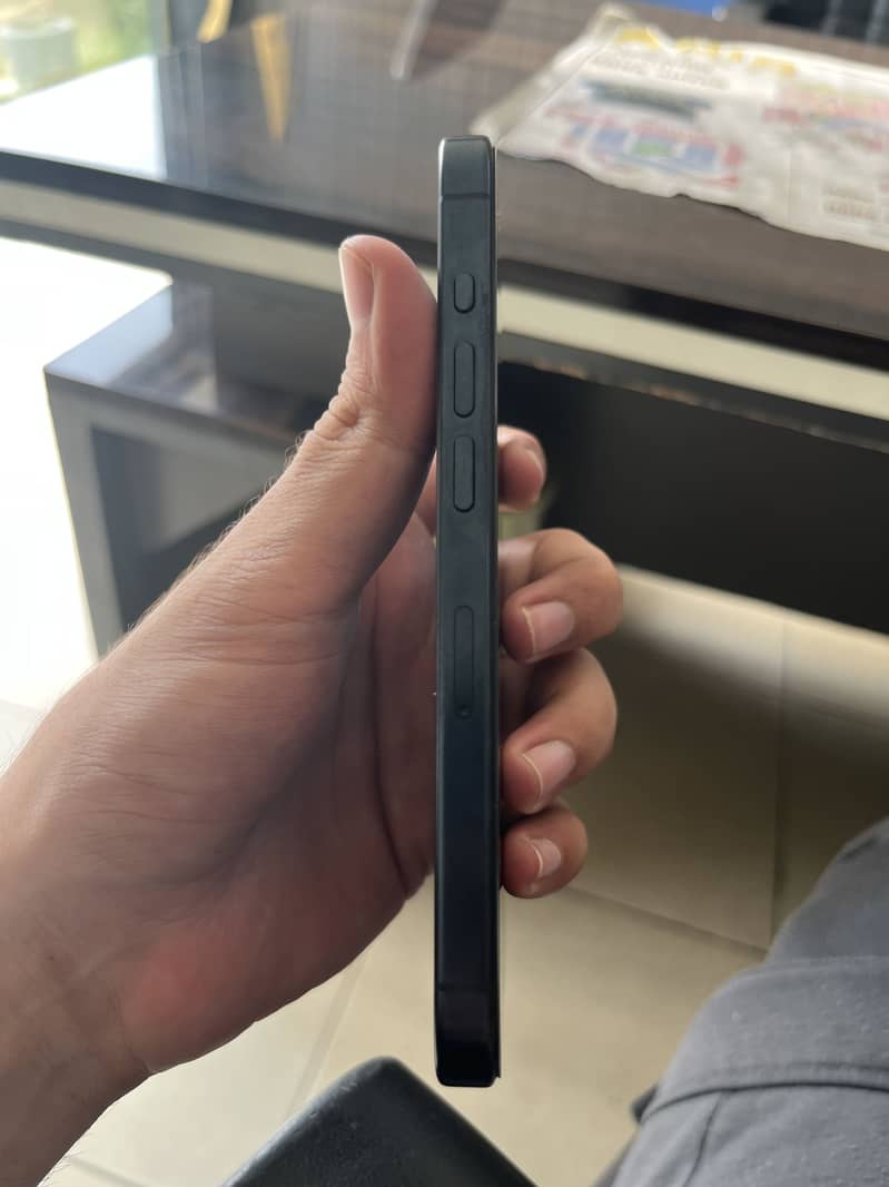 Apple iPhone 15 Pro 3