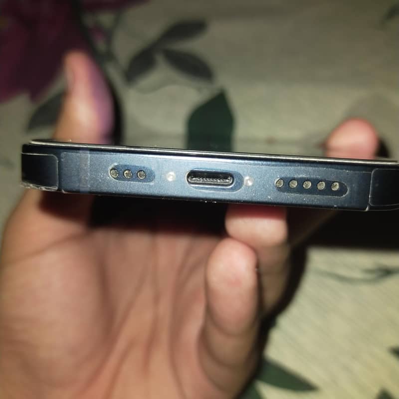 Apple iPhone 13 1