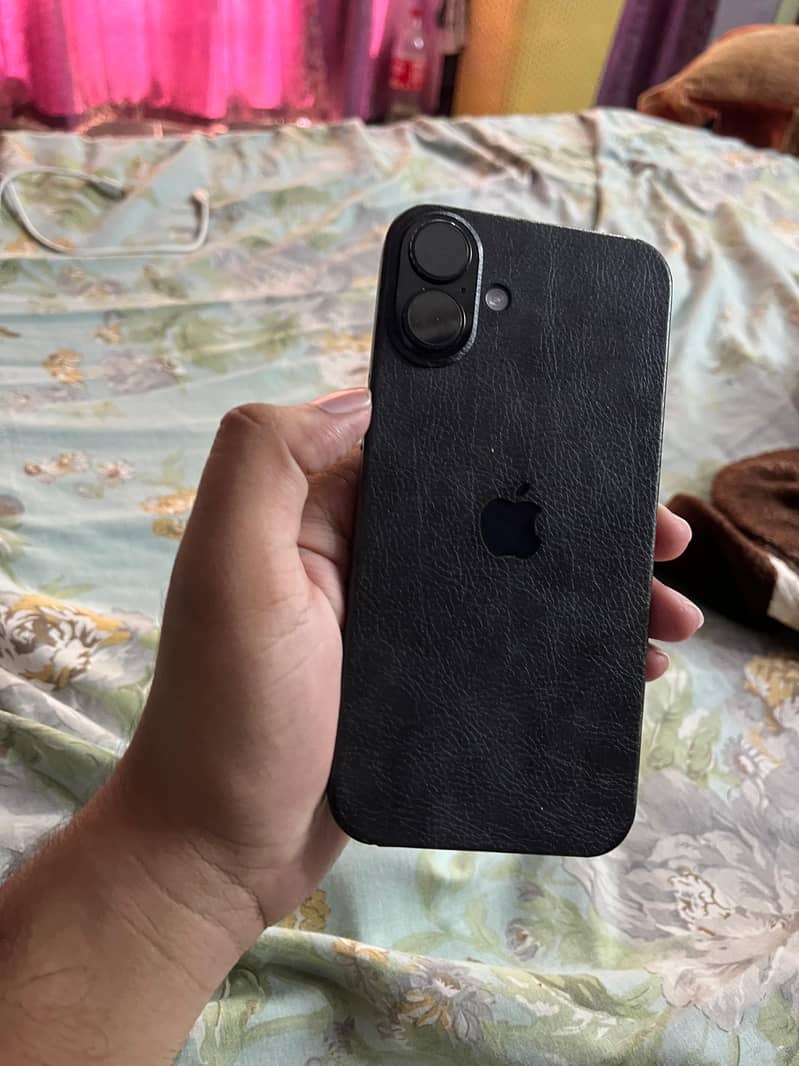 Apple iPhone 16 Plus 2