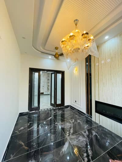 10 Marla Brand New House Available For Rent