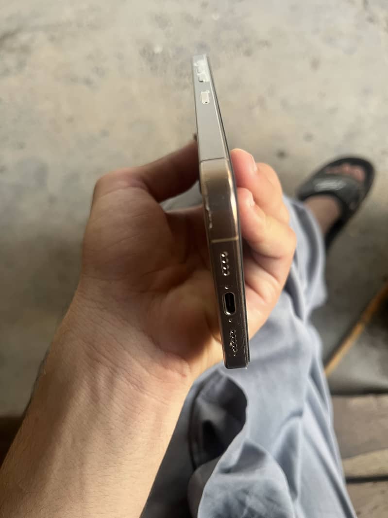 Apple iPhone 16 Pro Max 5