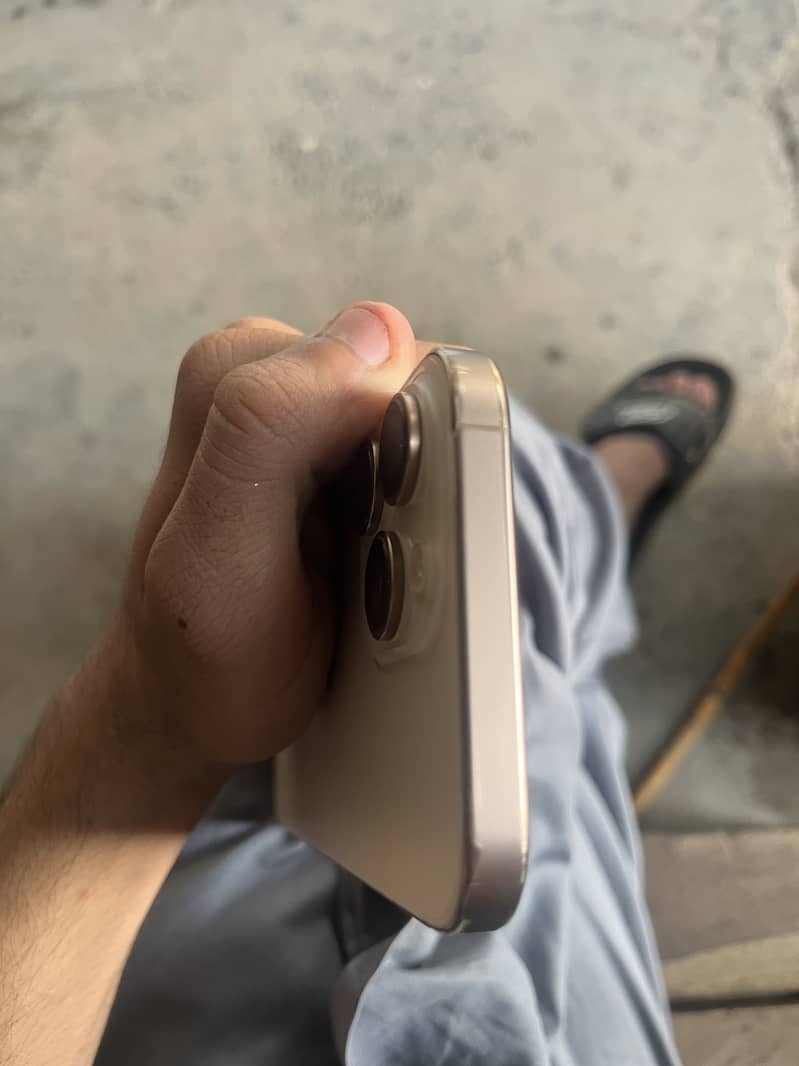 Apple iPhone 16 Pro Max 6