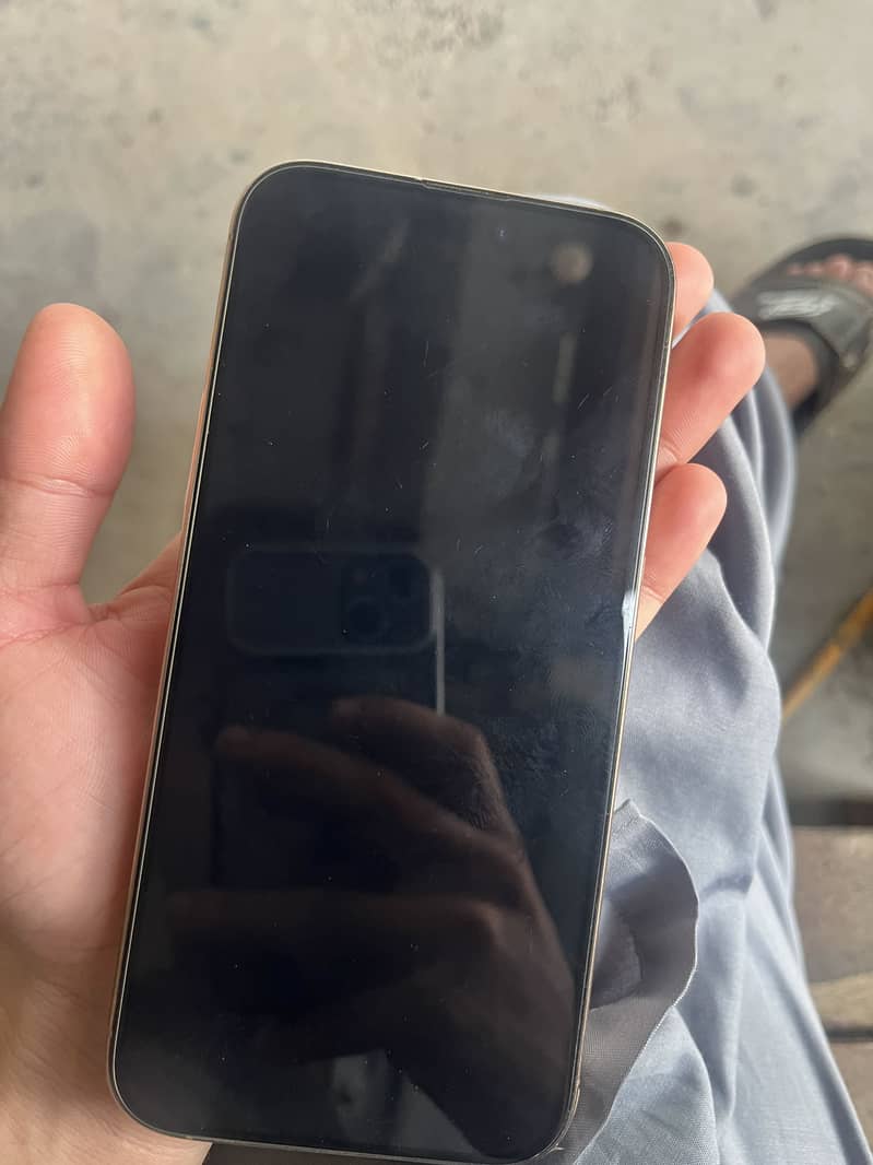 Apple iPhone 16 Pro Max 7
