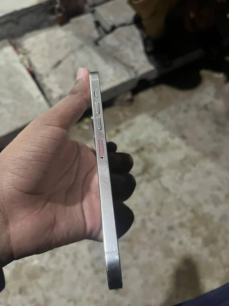 Apple iPhone 13 Pro Max 2