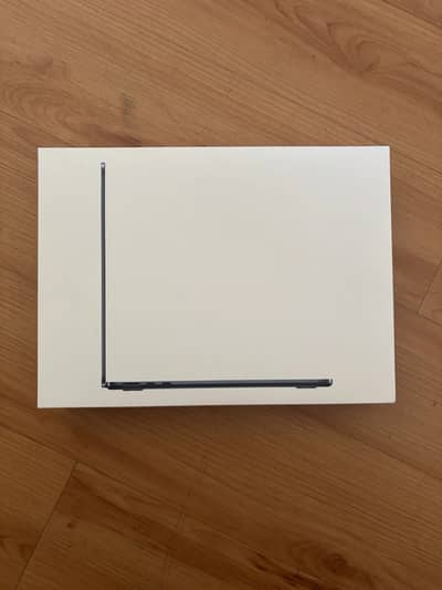 MacBook Air, 13-inch - M5 Chip (16/512 GB)  (Non-Active/New/Sealed)