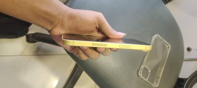 Apple iPhone 14