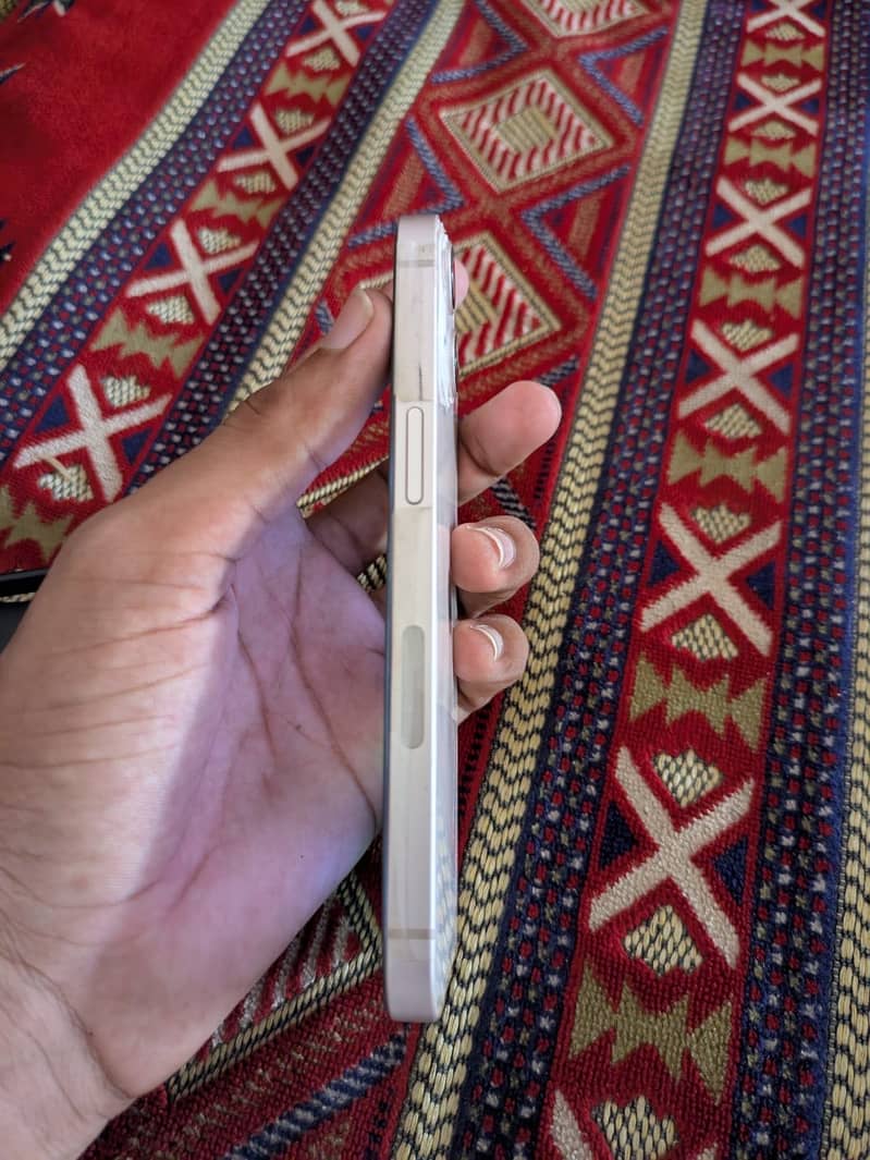 Apple iPhone 13 3