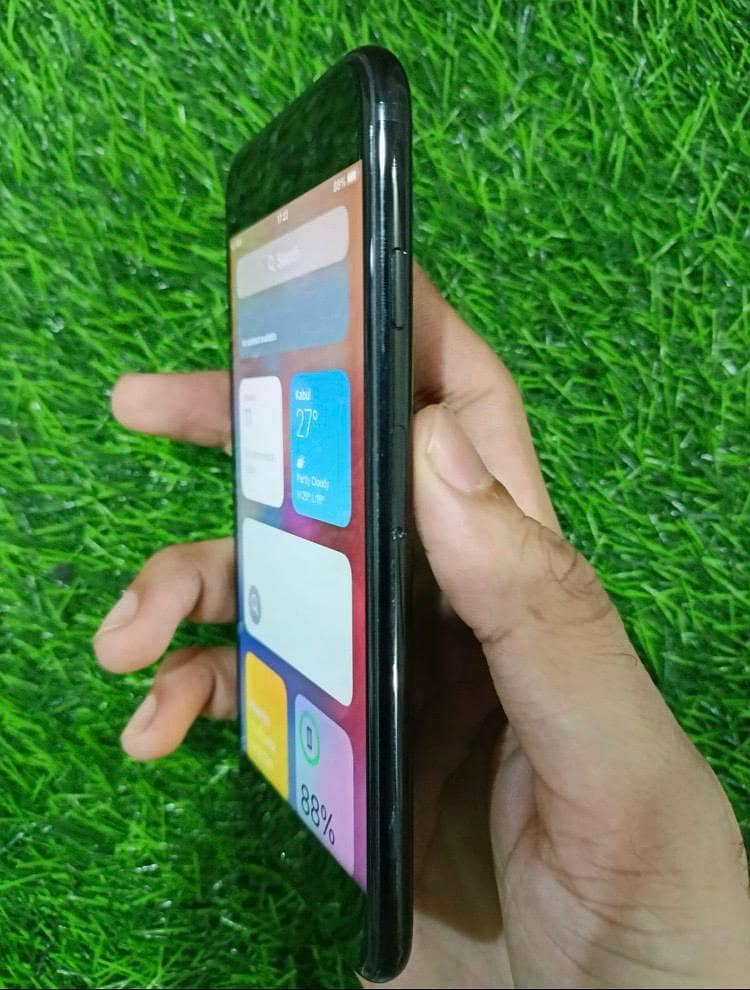 Apple iPhone 7 1