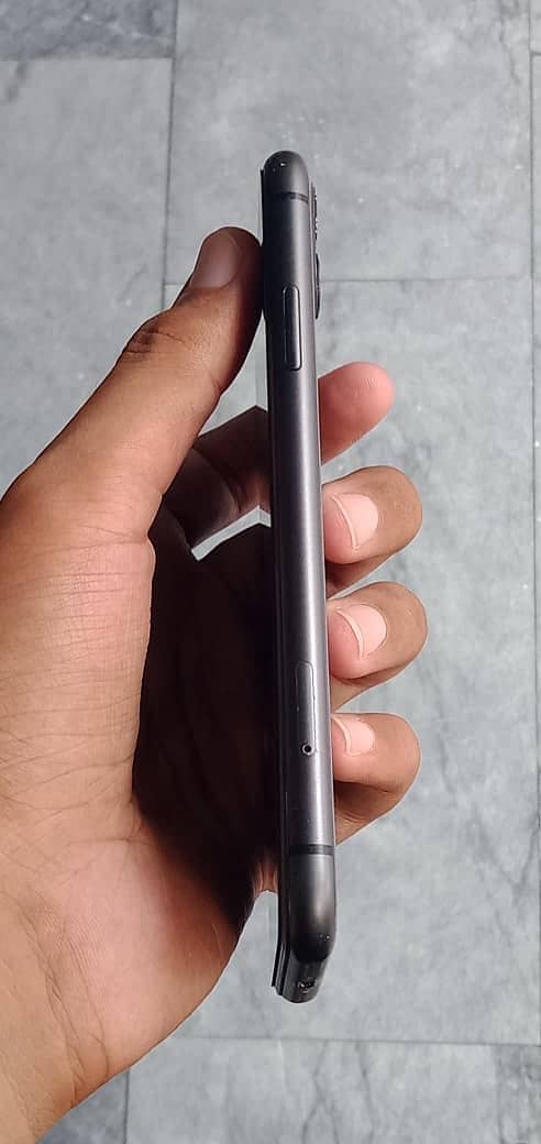 Apple iPhone 11 2