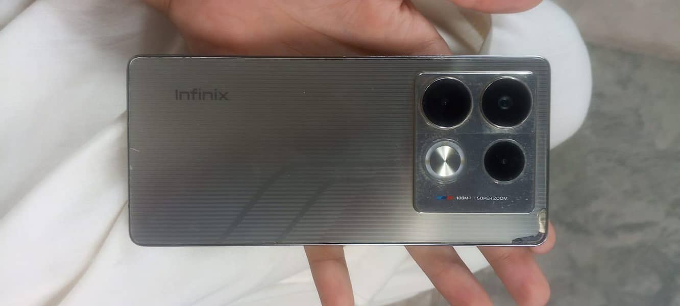 Infinix Note 40 4
