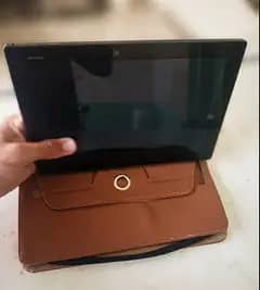 Fujitsu Arrows Tab F-02K (4GB RAM, 32GB Storage)