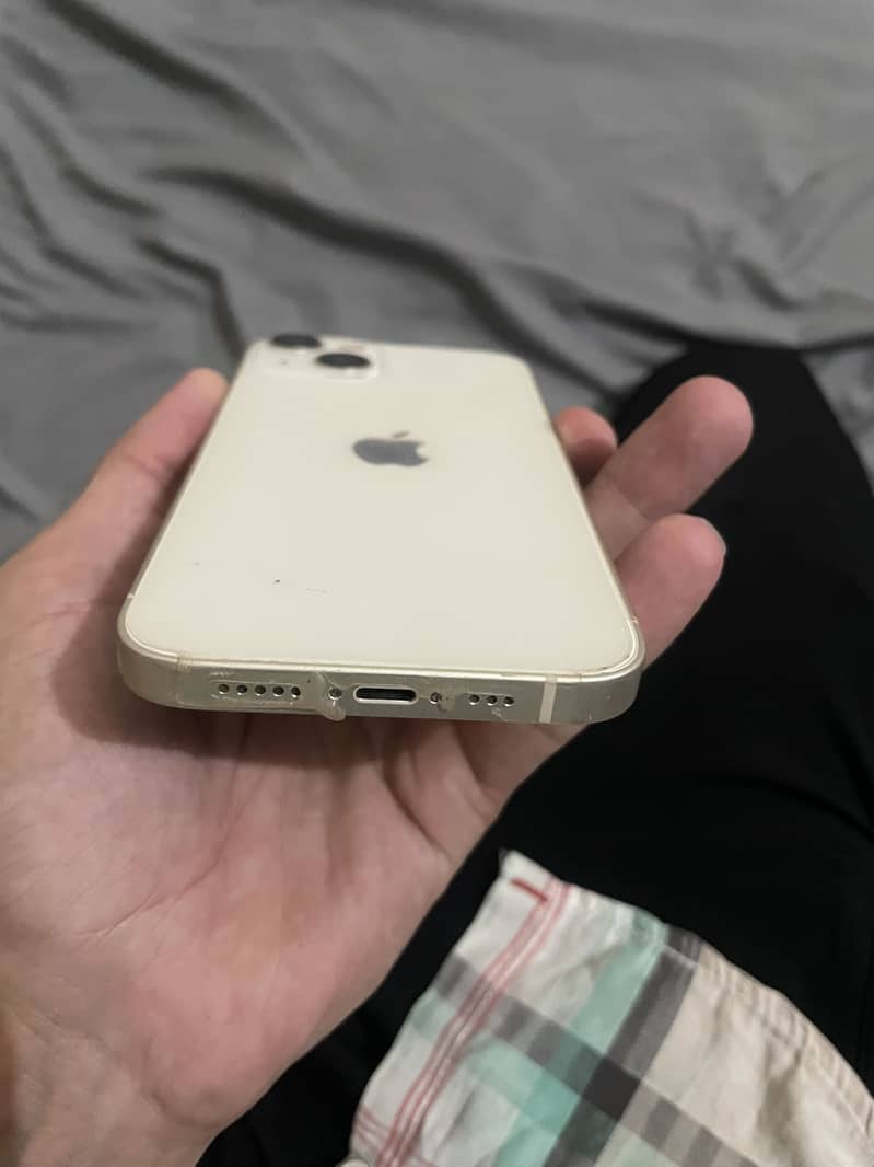 Apple iPhone 13 2