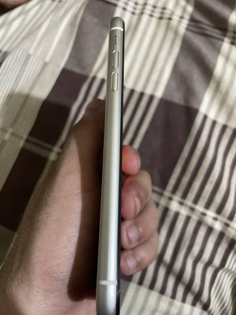 Apple iPhone 11 3