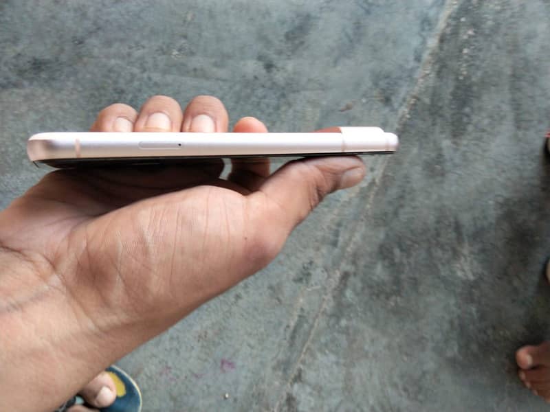 Google Pixel 8 2