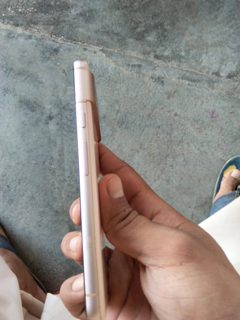 Google Pixel 8 5