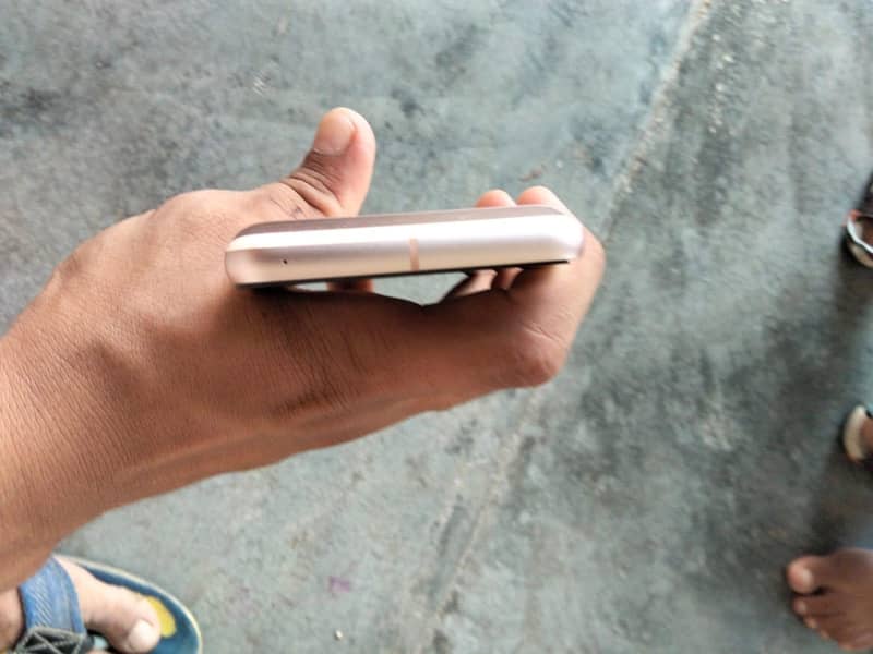 Google Pixel 8 6