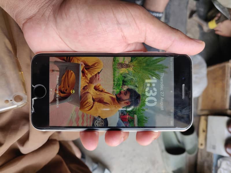 Apple iPhone SE 2