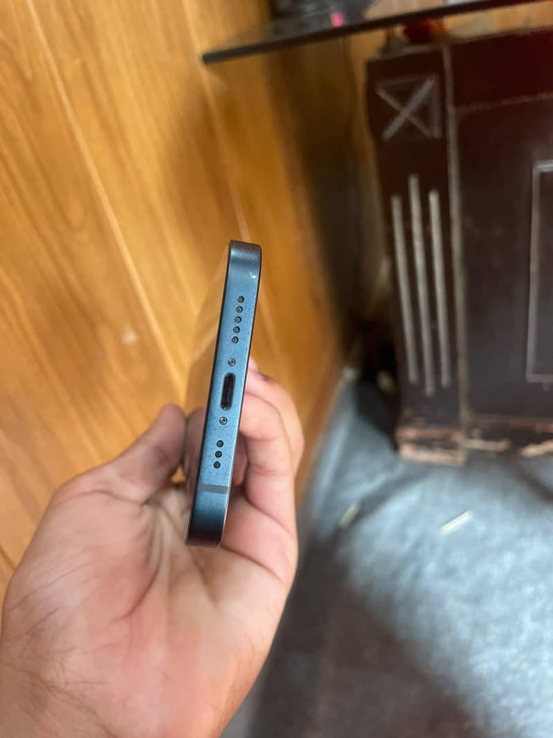 Apple iPhone 13 2