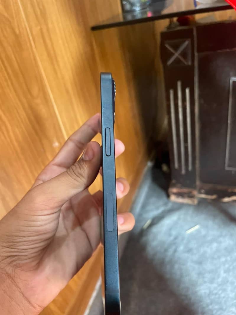 Apple iPhone 13 3