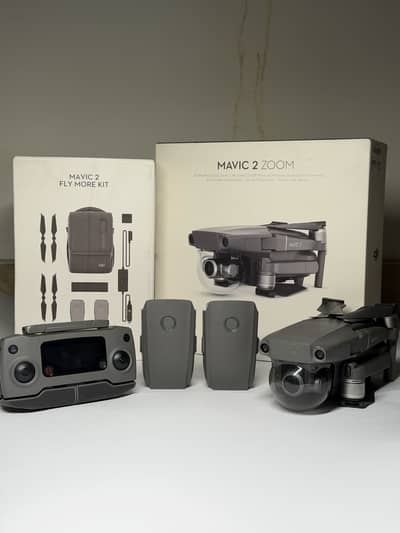 Mavic 2 Zoom — Fly More Combo