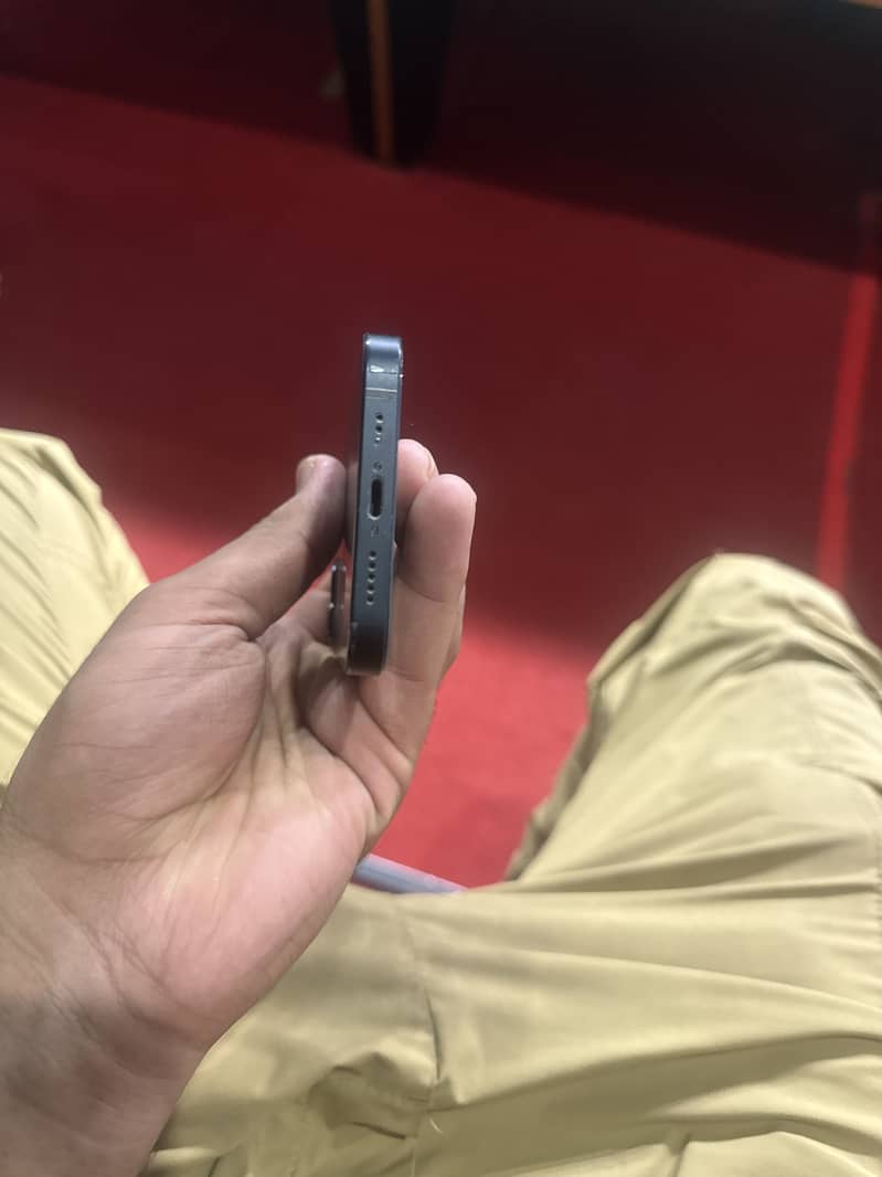 Apple iPhone 13 3