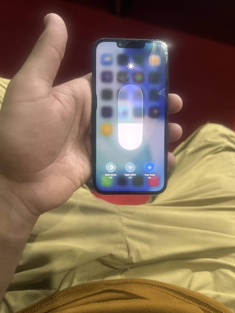 Apple iPhone 13 6