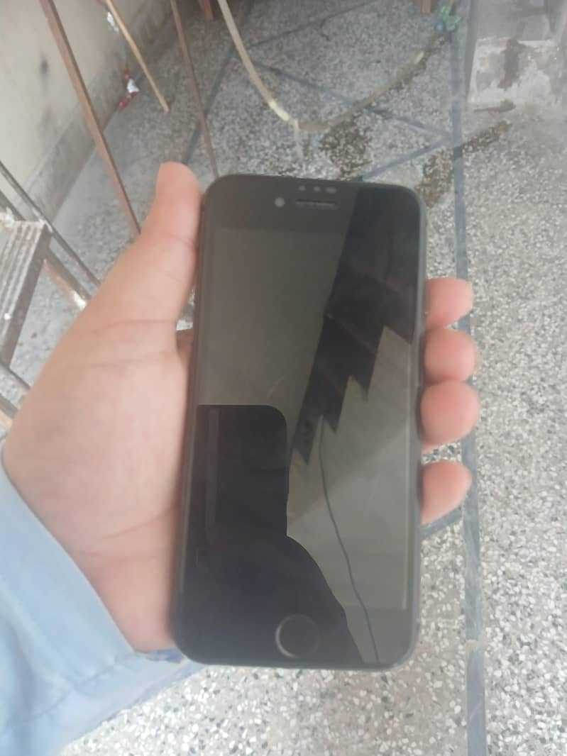 Apple iPhone 8 3