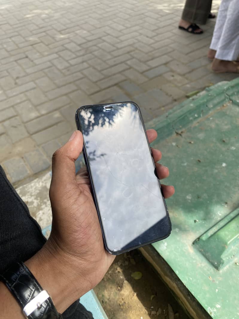 Apple iPhone 12 1